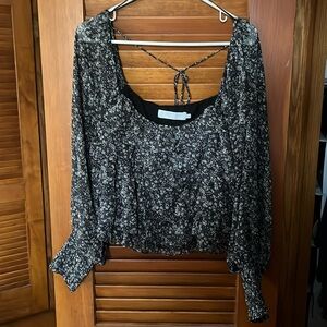 ASTR Cropped ruffle front top